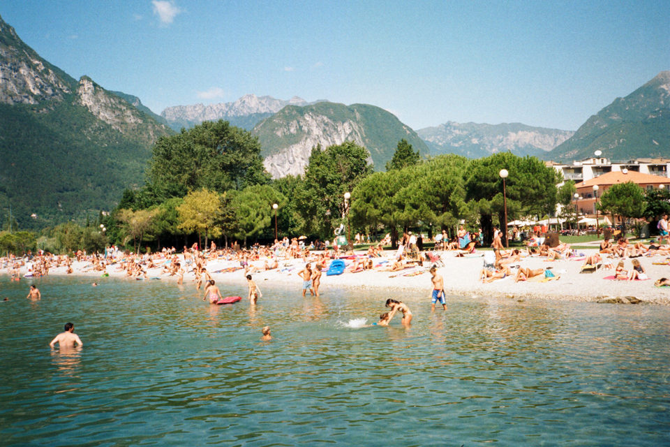 Kiesstrand vor meinem Campingplatz