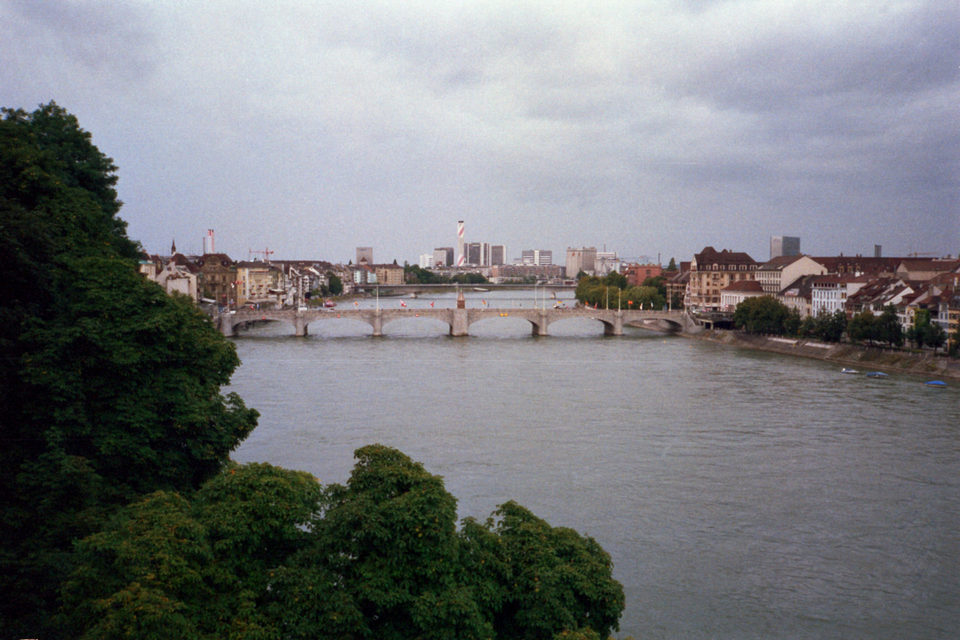 Ein Blick den Rhein hinunter nach meiner Ankunft in Basel